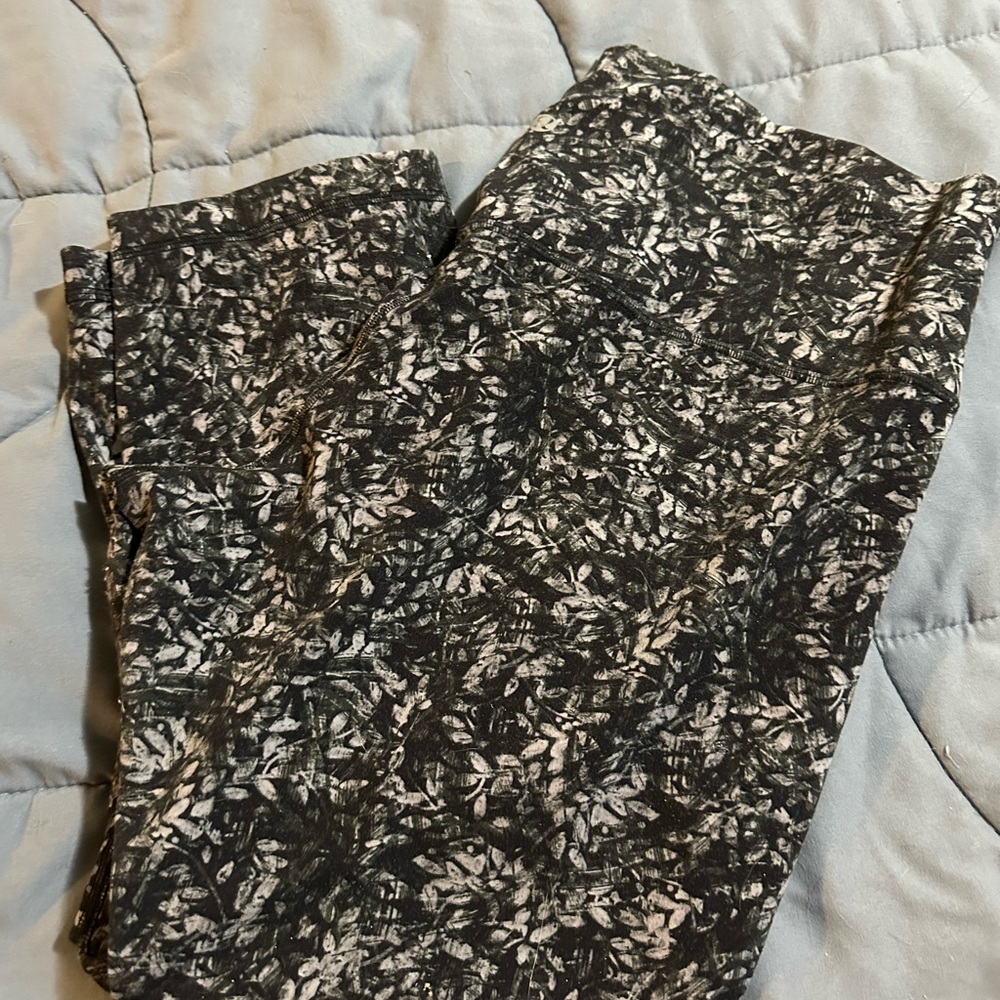 Lululemon Black and White Patterned Pants
